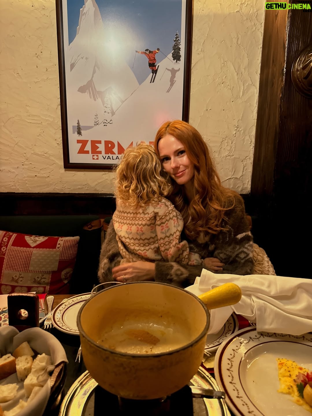 Alyssa Campanella - 425 Likes - All of these were snapped seconds before I lost her wand in the harbour 🙃 New family Christmas tradition? Fondue lunch at Chesa at @peninsulahongkong 🧀

#victoriaharbour #hongkongchristmas #hkchristmas #christmasportraits
