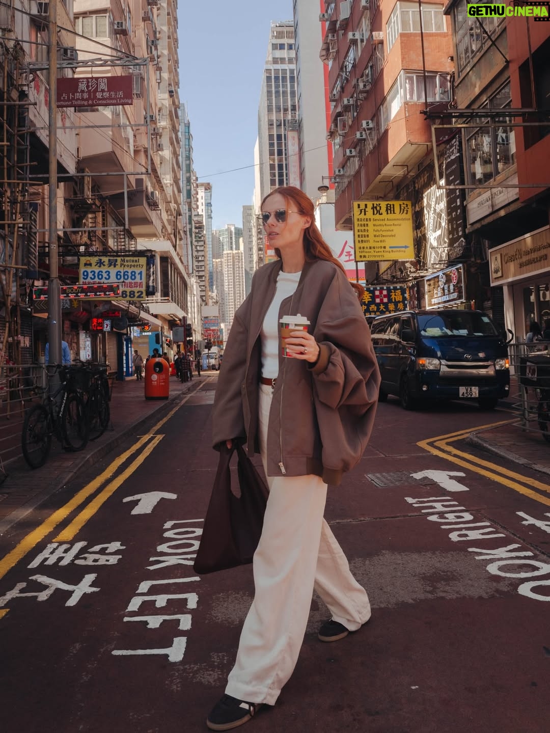 Alyssa Campanella - 309 Likes - Switched my iced chocolates for tea lattes ❄️ 

#thefrankieshop #mongkok #mongkokstreet #hongkongstyle #hongkonggirl