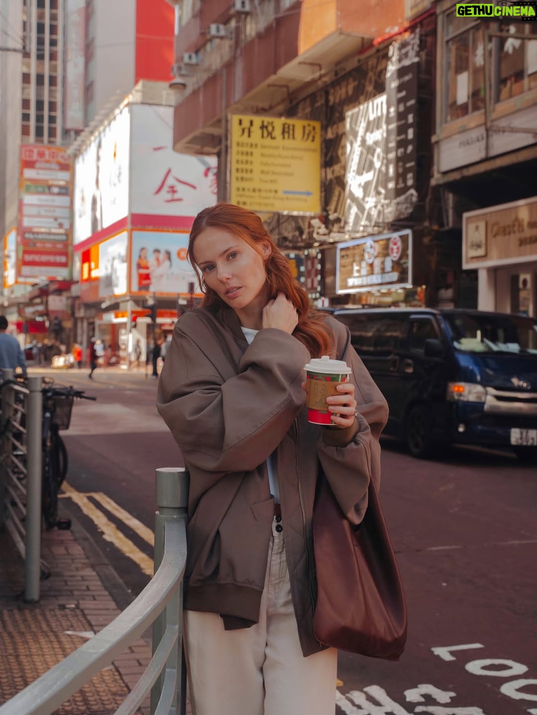 Alyssa Campanella - 309 Likes - Switched my iced chocolates for tea lattes ❄️ 

#thefrankieshop #mongkok #mongkokstreet #hongkongstyle #hongkonggirl