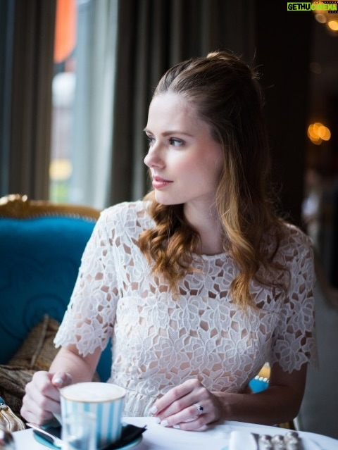 Alyssa Campanella - 405 Likes - Throwback to 2016, which felt like I lived on an airplane because it was one of my most traveled years. A lot has happened in 10 years! It’s so interesting to see my style evolve over the last decade as well. Who has been here since 2016?!

Images 2-3: Life in Los Angeles 
Image 4 - afternoon tea in Dublin, Ireland 
Images 5-6 - spring in Florence, Italy
Image 7 - Portofino, Italy 
Image 8 - Venice, Italy 
Image 9 - summer in Vancouver, Canada
Images 10-11 - NYFW 
Image 12 - London
Image 13 - returning to my Danish roots in Denmark
Images 14-15 - living in Spain in the autumn 
Image 16 - winter in Munich, Germany
Images 17-18 - Christmas in Salzburg, Austria 
Image 19 - my beloved Renly and Dany getting into the Christmas spirit 

#2016trend #2016throwback #frequenttraveller