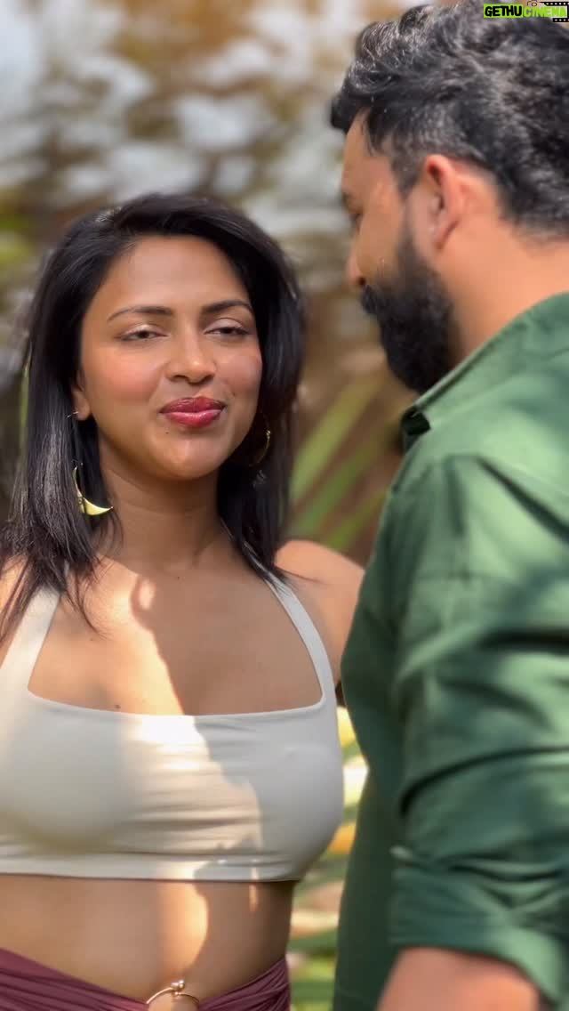 Amala Paul - 482.7K Likes - Some bts of our life 💚💚 @vescapes