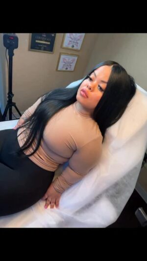 Amanda Salinas Instagram - Just had my first lip fillers and I'm loving the progress! Huge thanks to @eluxyaesthetics for the amazing collaboration - can't wait to see the final result after they heal. If you're in Arlington, TX, check out my girl @realcalabrea for a fabulous experience! - 1mil filler 💉👄
#collaboration #teamwork #content #lipfiller