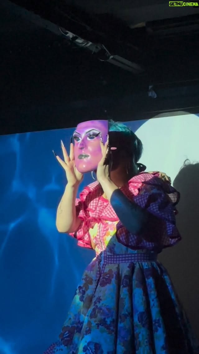 Amanda Tori Meating - 6.6K Likes - Amanda Tori Face Reveal PART 2 👽 Full performance is now live on my Patre0n 👩‍💼 If y’all behave, Mommy will share Part 3. Maybe 😘
#dragrace #rpdr #drag #trans #amandatorimeating 

Projections: me
Skinsuit dress: @blackandwhitestriped 
Masks 3D printed by @papi._javi and painted by @spookratsfx 
Nails: @clawed.bycj 
Hair: @bitchcraft x me (she’s ACTUALLY the first human hair wig I ever bought, which I wore for the girl group challenge the night I got eliminated on rpdr. We dyed her blue, cut bangs, and sewed in extra dark blue hair for dimension !!)
Video: @enoughabme