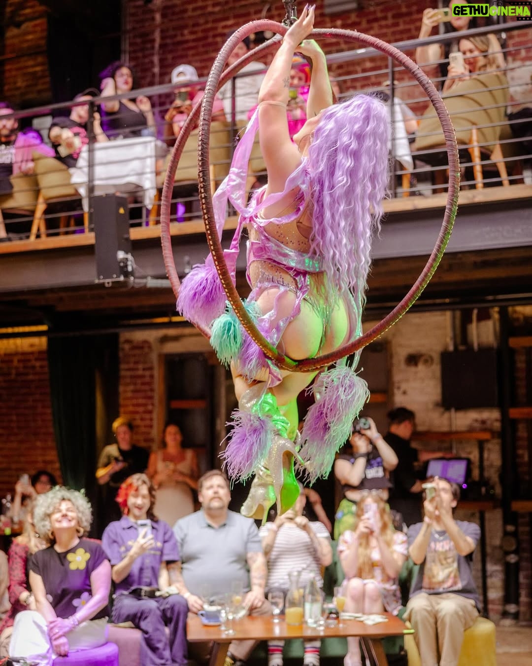 Amanda Tori Meating - 3.1K Likes - FABRIKA - June 2025 ✨ You know the gig really is that girl when the stage is on a remote controlled rising platform and they got a big ass orb for twirling in the air !!

Sorry to this man lmao 🔪

📸1-4: @ajjordanphoto 
📸5-12: @joemaccreative