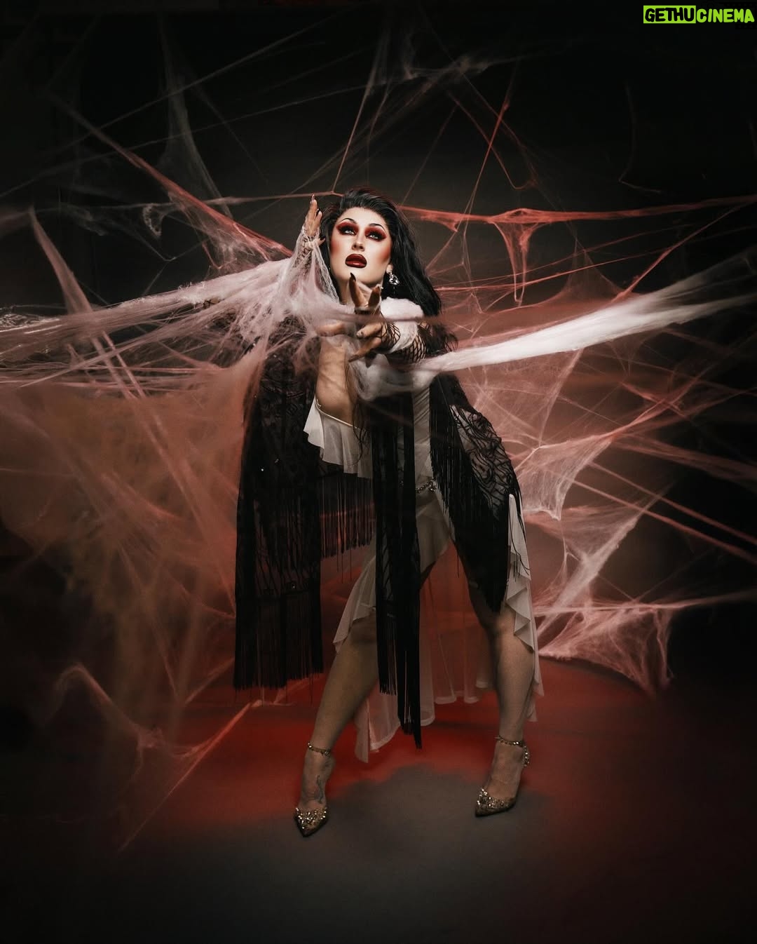 Amanda Tori Meating - 2.7K Likes - Aching to move, but you’re caught in my web 🕷️🩸🕸️ 

Photos and webs by @seekaxiom and hair is a @bitchcraft custom humanka ❤️‍🔥

#drag #amandatorimeating #kissofthespiderwoman #jlo #dragrace #rpdr