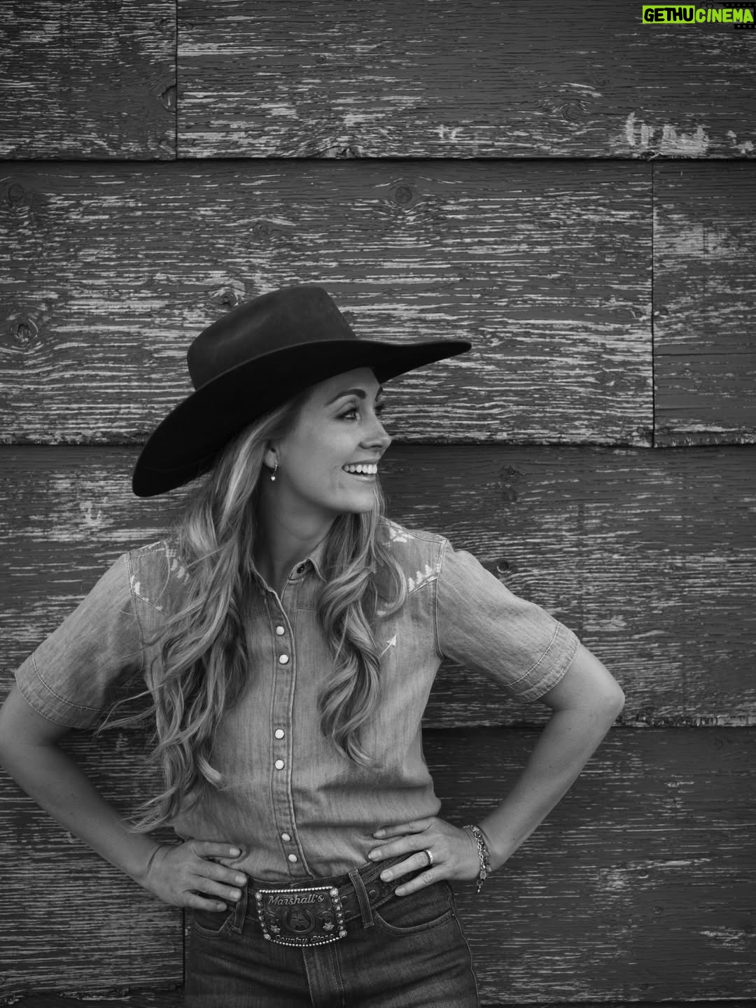 Amber Marshall - 30.5K Likes - Amber Marshall - Canadian actress #heartland #Amyfleming @amber_marshall_farm @official_heartlandoncbc #heartlandoncbc #ambermarshall #ambermarshallfarm @nellybaumann @leica_canada @leica_camera @leicacamerausa