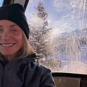 Amber Valletta Instagram - I spent an epic day for @moncler at the top of the Alps with the iconic actor @vincentcassel ,two-time Olympic gold medalist @chloekim , and World Cup skier @pinheiiiroo . An incredible day 🏔️🤍