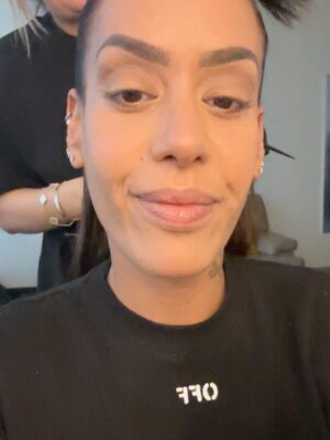 Amel Bent Instagram - Mon premier PHOTO DUMP de ma vie (avec que des vidéos 🤣)…
En vrac …mi décembre à hier … l’occasion de vous souhaiter de tout mon cœur une année 2026 la plus douce possible … la santé du coeur , du corps et du mental! Quelqu’un a besoin de vous quelque part alors accrochez vous 🖤