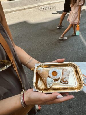 Amina Khalil Instagram - Do you remember the incredible summer trip to italy ? 
Well, lets just say i saved the best for last… I looked through hundreds of pictures and this is just a snippet (because nothing will do it justice) of the incredible stay in: ROME ♥️ 

Rome is one of the MOST beautiful cities in this entire world. 
Its magical for anyone who truly gets to experience it. And I am so lucky that @anantarapalazzonaiadi took us in for a few days.. my experience there was so special, so elegant and chic, so comfortable and personalized - it was TRULY the tiramisu of our trip! 

Rome was alllll about FOOD. 
And the food is insane! 😍
Seen by Olivier - easily one of the TOP restos on our trip to italy. Highly recommend dinner there the rooftop is stunning. @seen_byolivierrome 
Ineo fine dining (congratulations on the michelin star!) @ineorestaurant 
And ofcourse our Spice Spoons experience at Anantara: our personal cooking class with Chef Tiziano Noro who taught us how to make a proper pasta Arrabiatta and finally nailed a true italian Caccio e Pepe ! ⭐️🍝 (Zaatar is officially a pro by now) 

Tutto bene ! 🤍🇮🇹 

@dashconsultancy @minorhotels