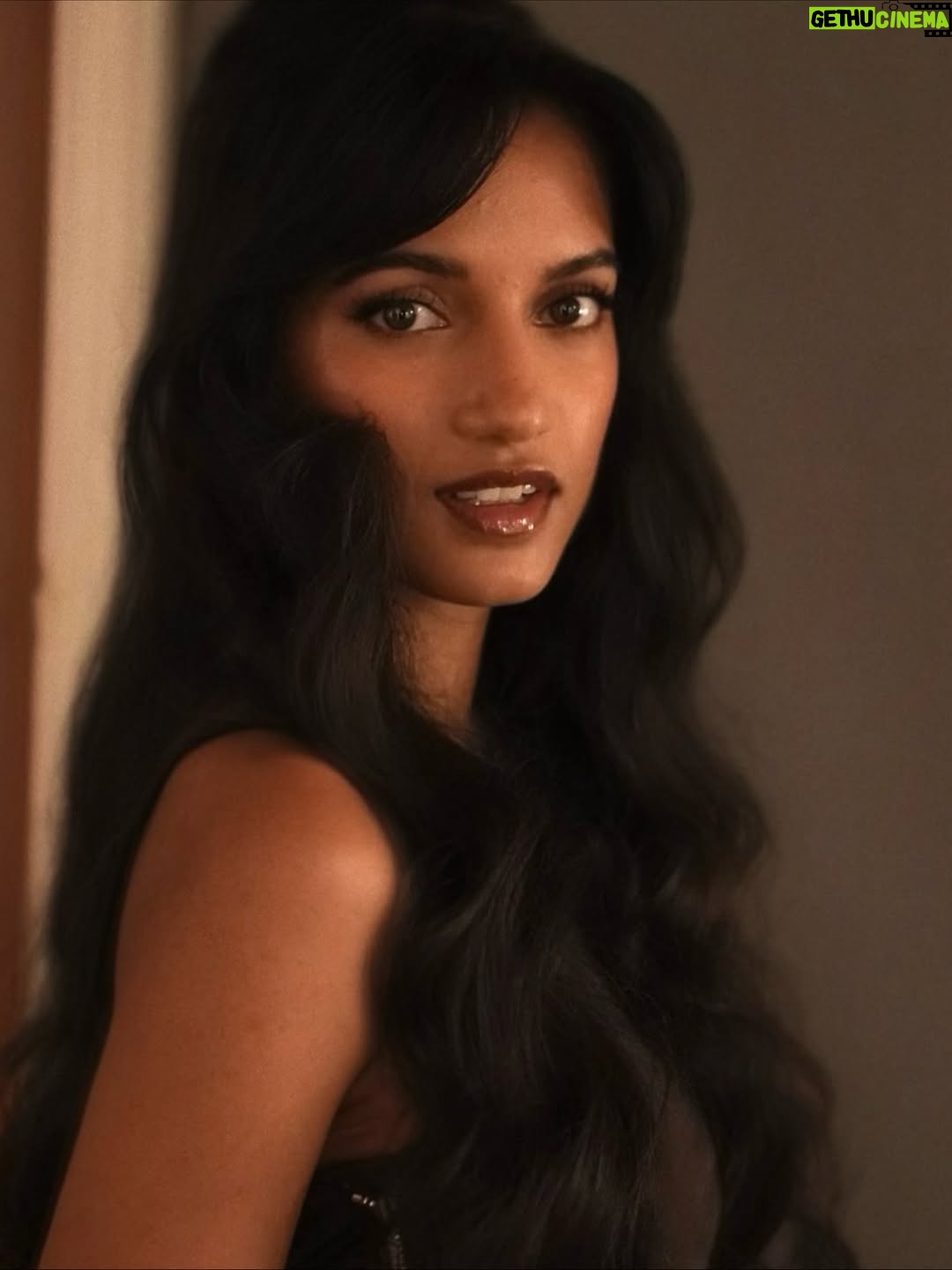 Amita Suman - 57.3K Likes - Last night wining n dining with @michaelkors 🥂
Raise a glass for the ladies who worked their magic @michelahairstylist & @roseanna_makeup ❤️

📸 @joshpyman ❤️