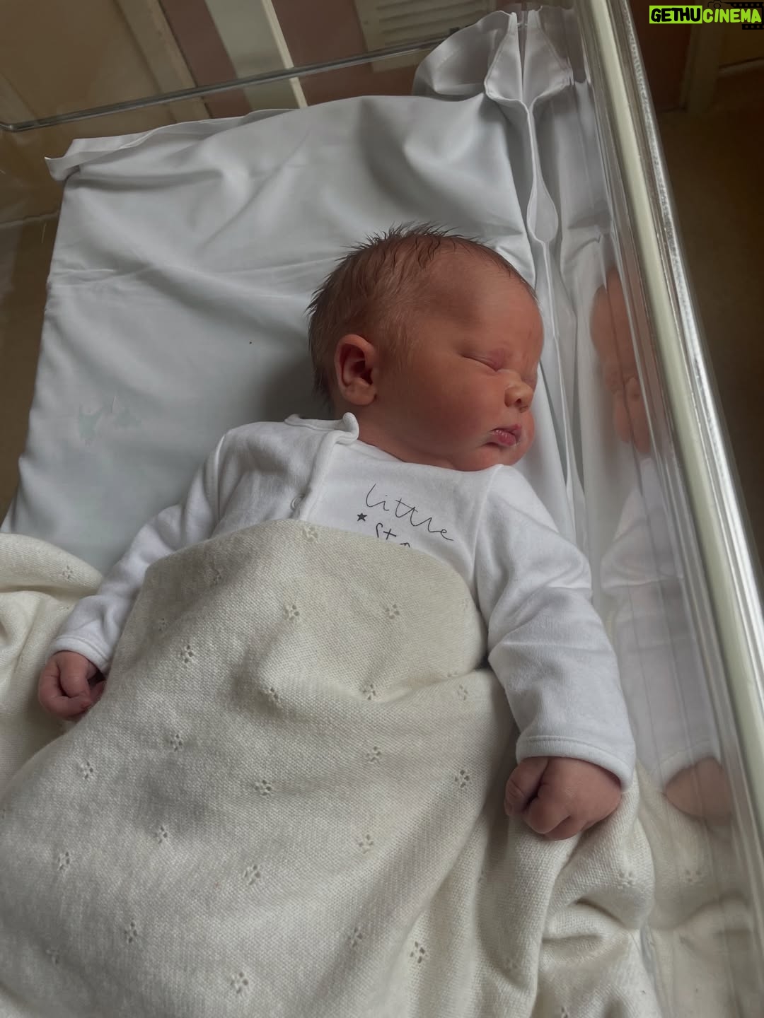 Amy Hart - 143.1K Likes - Another Beautiful Boy To Love 💙 

He is just gorgeous and we are so in love already! Fortunately, our day walking around the farm may have brought him early, as at 8lbs 6, not sure three more weeks were needed 🫣😂. Stanley is completely besotted with his little brother and can’t wait for him to join his Basketball team🥹So much to catch you all up on, as always it’s never drama free! Sam, Amy, Stanley and……NoNameYet xxx