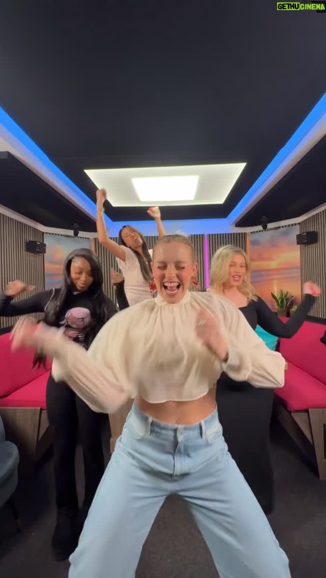 Amy Hart - 2.3K Likes - How we feel about our @loveisland All Stars winners !! 💖 💖