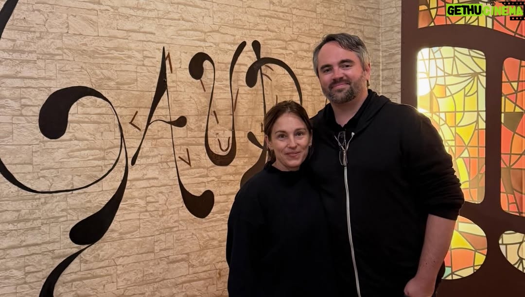 Amy Jo Johnson - 6.8K Likes - Just hanging out in Spain… 🇪🇸