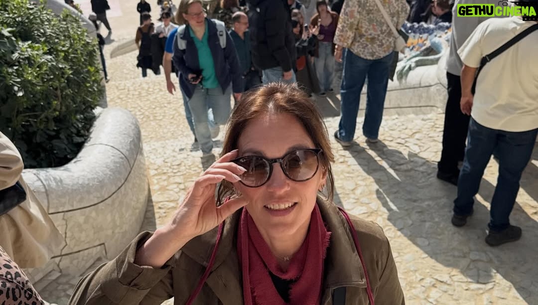 Amy Jo Johnson - 6.8K Likes - Just hanging out in Spain… 🇪🇸