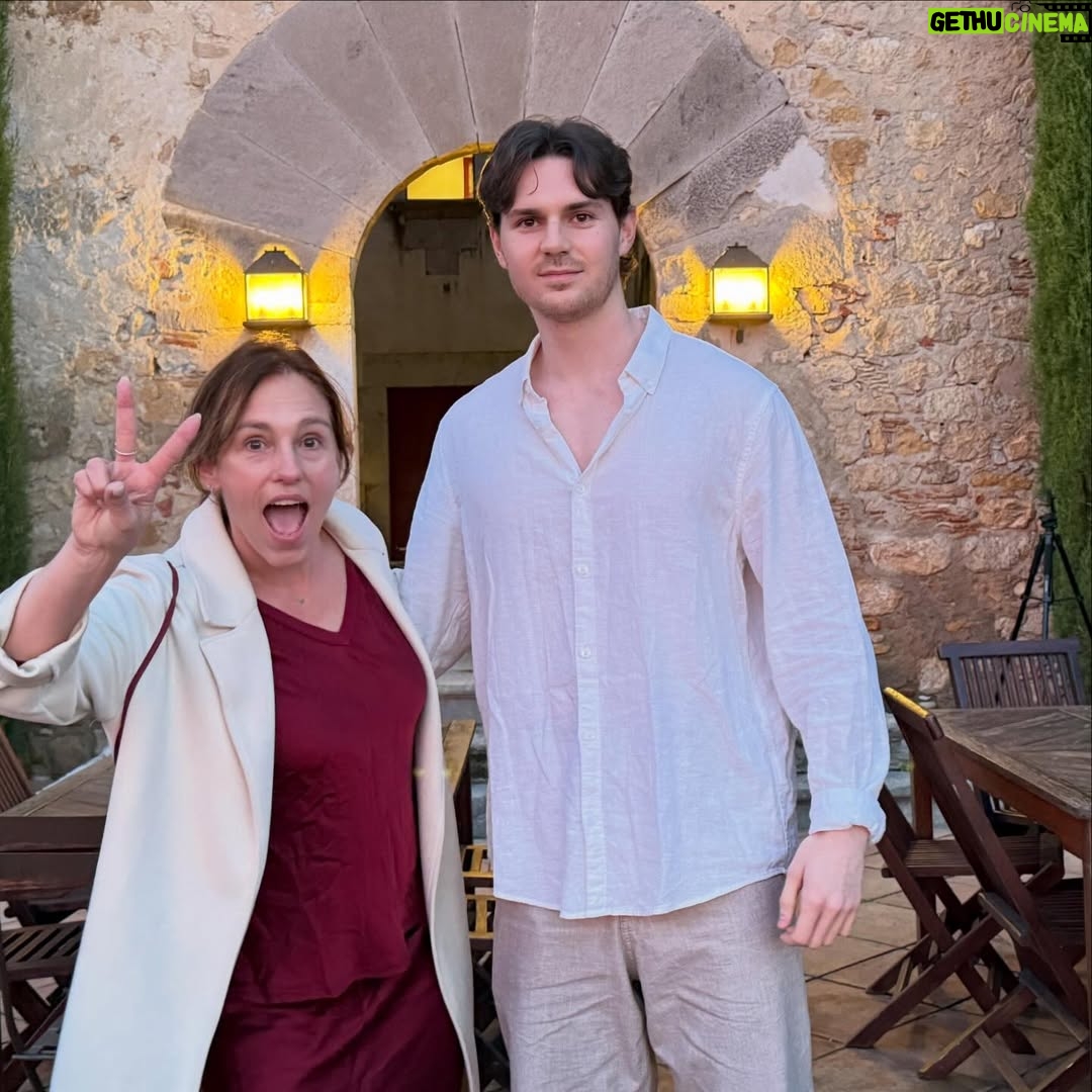 Amy Jo Johnson - 6.9K Likes - A wonderful writers retreat with @rocabertiwriters meeting, learning, creating with some incredible people. Feeling inspired and happy. 😊