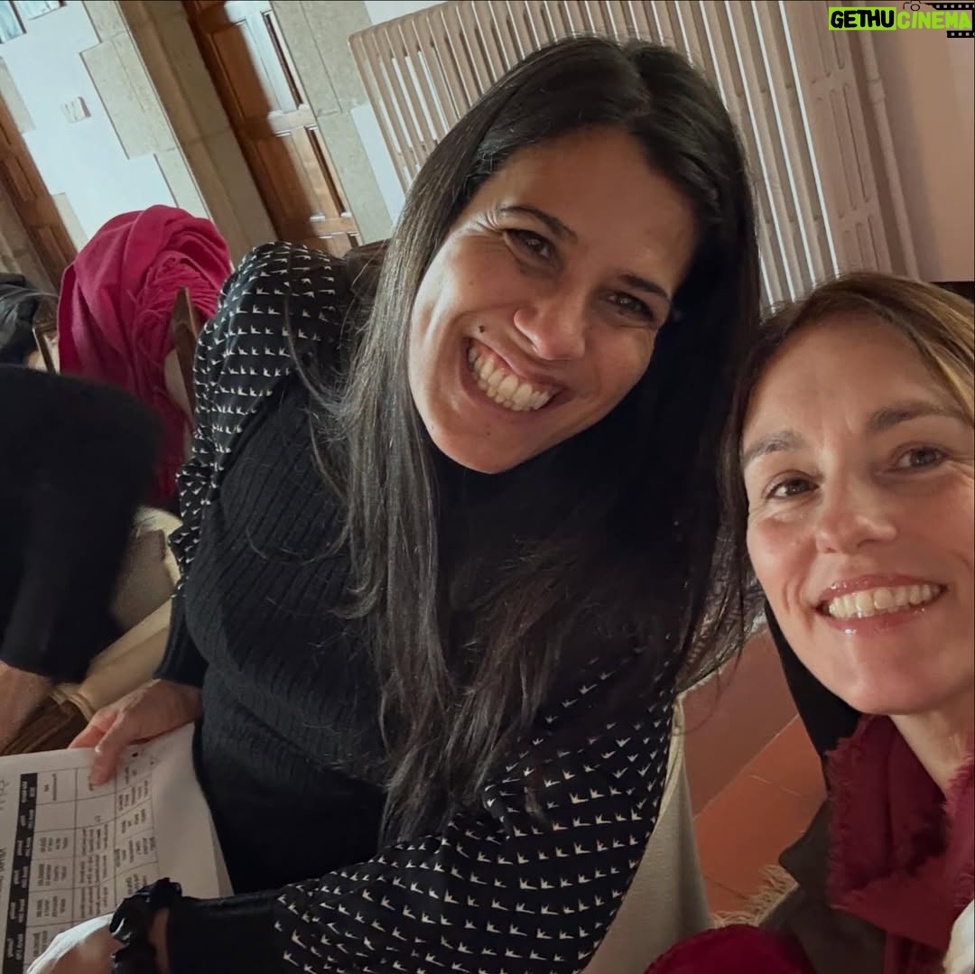 Amy Jo Johnson - 6.9K Likes - A wonderful writers retreat with @rocabertiwriters meeting, learning, creating with some incredible people. Feeling inspired and happy. 😊