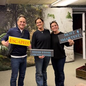 Amy Jo Johnson Instagram - We escaped! @officialdavidyost @dragonflyfit7