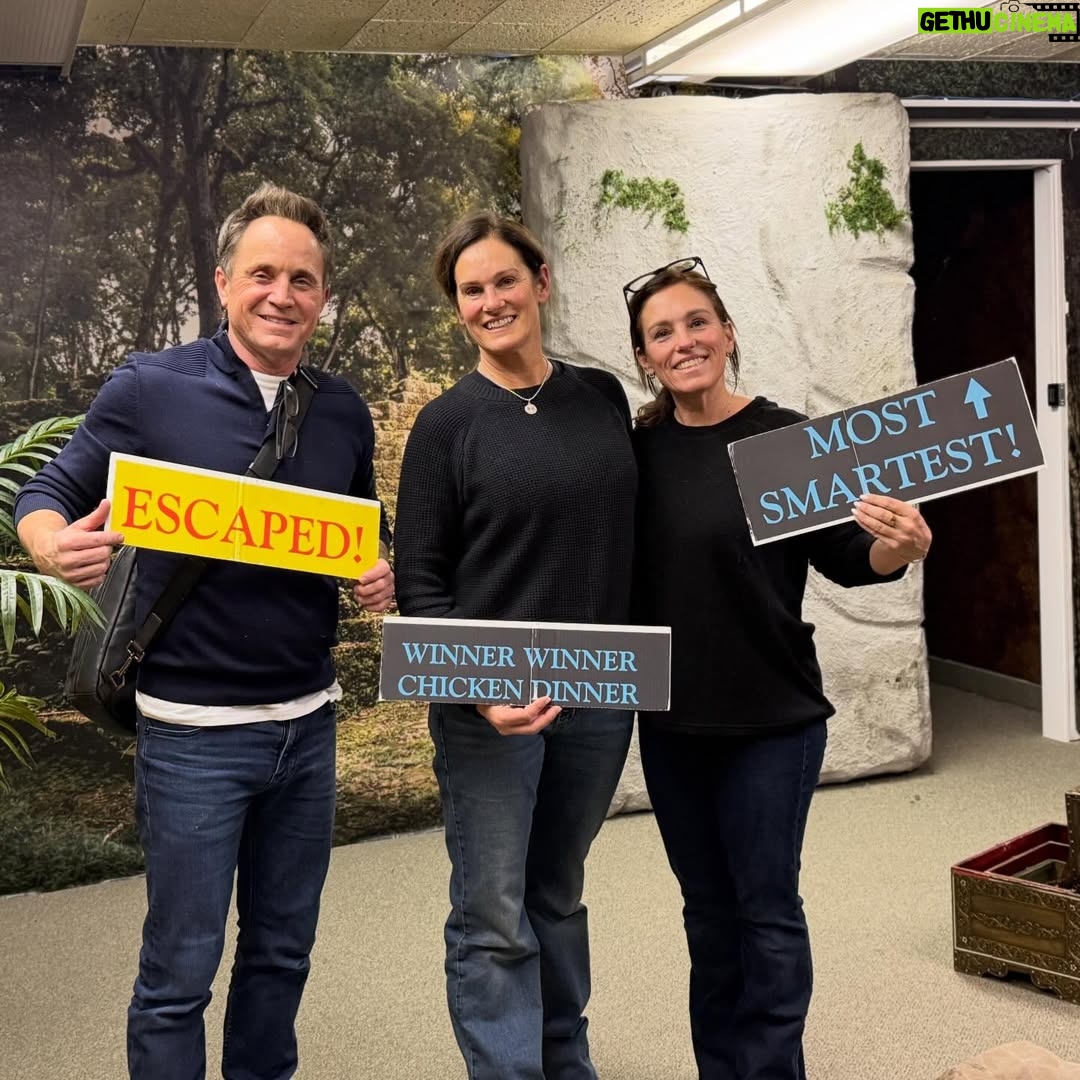 Amy Jo Johnson - 10.5K Likes - We escaped! @officialdavidyost @dragonflyfit7