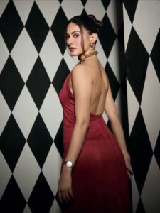 Actress Amyra Dastur HD Photos and Wallpapers November 2025