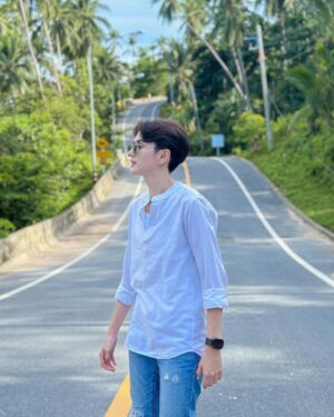 An Ji Instagram - road•walk•nature☁️🤍