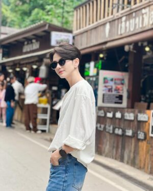 An Ji Instagram - เธอคั้บบ…เมษาแล้ว เมใจให้เรายังงอ่าาา✨🫣