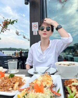 An Ji Instagram - Dinner with 22°C Seaside 🌊❄️🤍🦋
13•Jan.•2025
