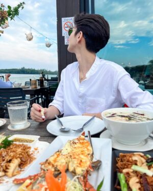 An Ji Instagram - Dinner with 22°C Seaside 🌊❄️🤍🦋
13•Jan.•2025