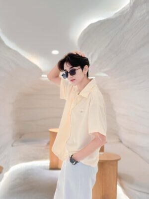 An Ji Instagram - ไม่มีที่ยืน…ก็นั่ง•~🤍✨