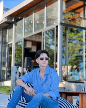 An Ji Instagram - อวดสร้อยคอออ🌚✨•~💙 #anji #jiarisa