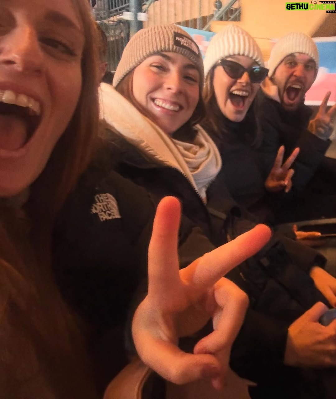 Ana Guerra - 44.6K Likes - Disney nos envolvió con su magia y nos llenó de ilusión el corazón ♥️
#Regalo @disneydestinos