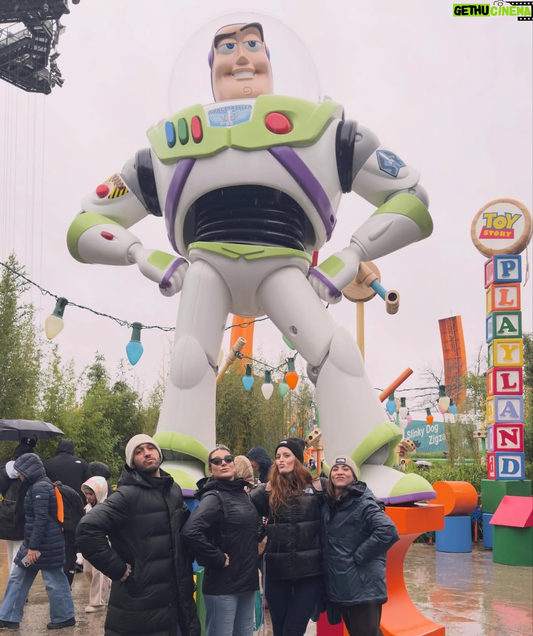 Ana Guerra - 44.6K Likes - Disney nos envolvió con su magia y nos llenó de ilusión el corazón ♥️
#Regalo @disneydestinos