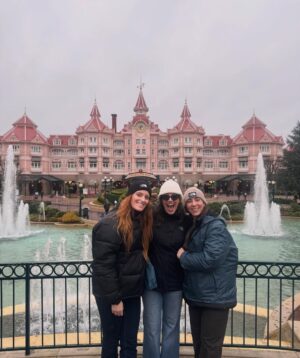 Ana Guerra Instagram - Disney nos envolvió con su magia y nos llenó de ilusión el corazón ♥️
#Regalo @disneydestinos
