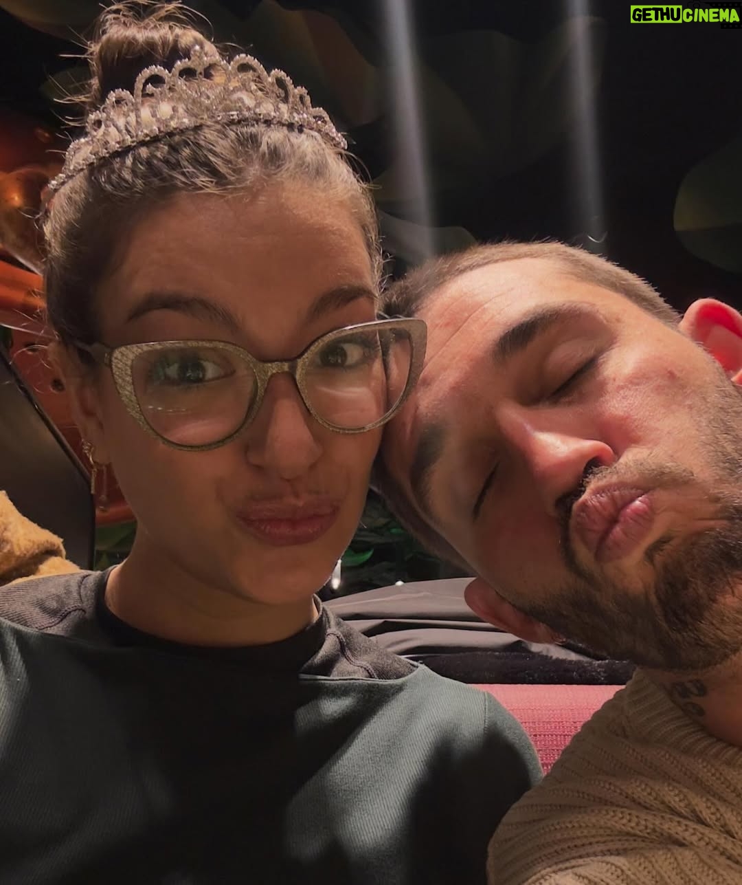 Ana Guerra - 44.6K Likes - Disney nos envolvió con su magia y nos llenó de ilusión el corazón ♥️
#Regalo @disneydestinos