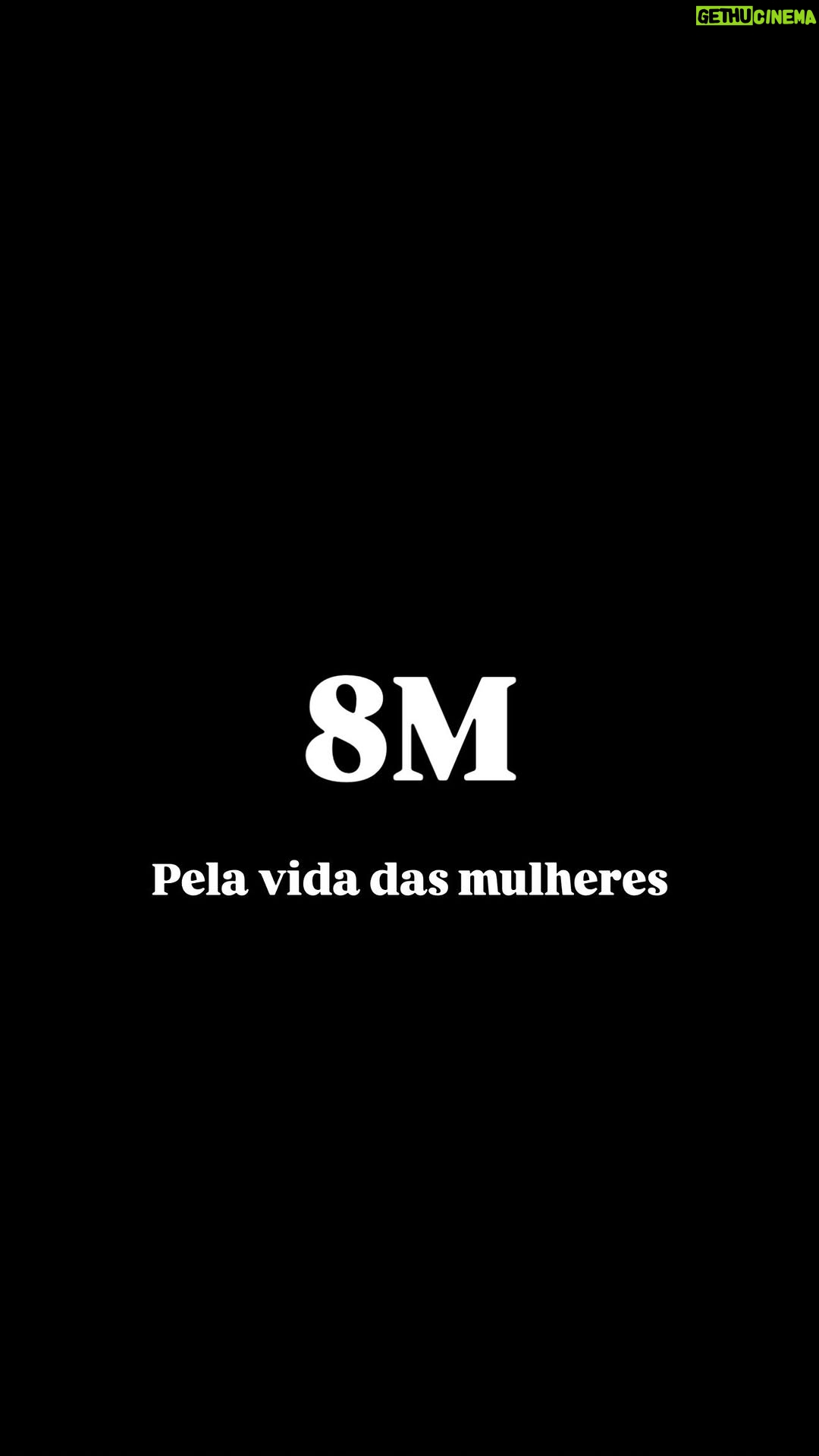 Ana Hikari - 36.3K Likes - Nesse dia da mulher não vou entregar flores, não vou dar parabéns, não vou ensinar mulher a se defender de agressão, não vou falar pra mulheres tomarem mais cuidado, não vou falar que eu amo as mulheres, não vou pedir pra armarem legalmente mulheres… hoje vou repetir o que sempre digo: eu cansei de passar raiva e resolvi passar informação!
Só peço aos homens:
ESCUTEM!

Com atenção

Porque você pode cometer uma violência contra mulher a qualquer momento. Mas ficar diariamente atento é que pode resolver esse problema coletivo. Escute, mesmo que você ache que não comete nada disso.

Texto interpretado a partir da postagens da @todasfridasoficial @lojaclimax  obrigada pelo conteúdo informativo