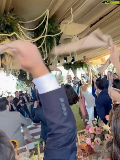 Ana Layevska - 6.3K Likes - De esos momentos inolvidables e increíblemente emocionantes en tu existencia #macayjordy @rodrimoreira @maca_moreira #jordy #wedding