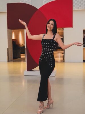 Ana Patricia Gámez Instagram - Nueva foto de perfil ❤️
Nueva casa.

Porque cuando uno se muda de país,
de hogar y de muchas cosas más…
también una se muda por dentro.

Y ahí es cuando empieza
una nueva historia ✨ 

Hoy nos vemos en @LaMesaCaliente 🔥
❤️ @Telemundo
📸 @LeandroMFoto