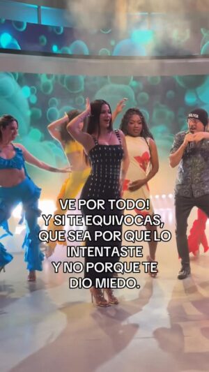 Ana Patricia Gámez Instagram - Ya casi termina el día 🌙
pero no el recordatorio… 🌸

De mirarnos al espejo 🪞
y repetirnos todos los días
lo valiosas, únicas, fuertes y poderosas que somos. 💫
