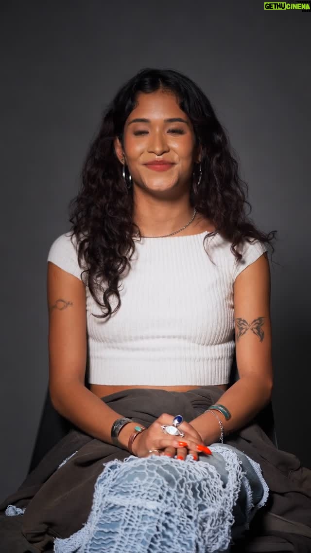 Ana Valeria Becerril - 29.6K Likes - Hoy es domingo de nuevo episodio de #ComoAguaParaChocolate. Para celebrar la ocasión, @ana.valeria.becerril y @andreaxchaparro nos confiesan algunas experiencias inolvidables de la serie: sus momentos más curiosos, sus vestuarios favoritos, las situaciones que las sacaron de su zona de confort y mucho más.