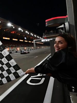 Ana de Armas Instagram - Abu Dhabi was absolutely incredible, what a wonderful experience.❤️ @visitabudhabi 

#inabudhabi #sponsored