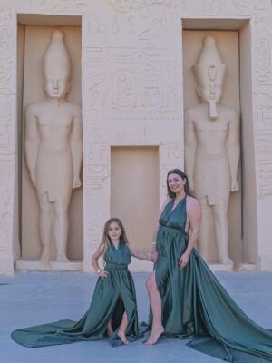 Anaïs Sanson Instagram - Quelques photos de nous en Égypte 🤍
Qu’est ce que je les aime 🥹🫶🏻🫶🏻

#family#familyfirst#familylove#famille