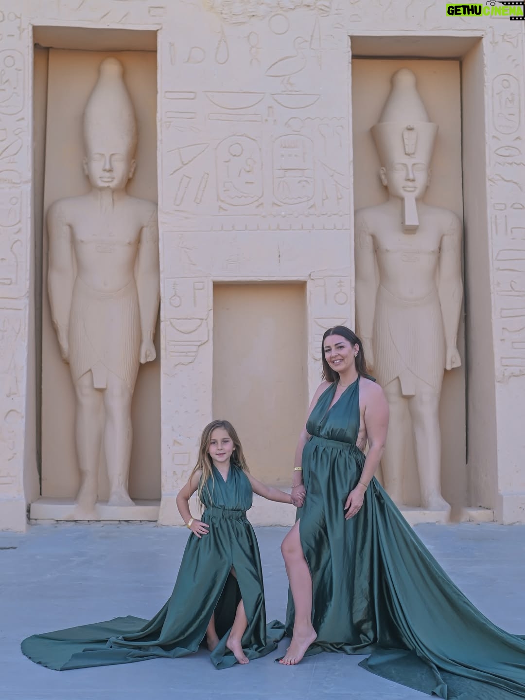 Anaïs Sanson - 29.6K Likes - Quelques photos de nous en Égypte 🤍
Qu’est ce que je les aime 🥹🫶🏻🫶🏻

#family#familyfirst#familylove#famille
