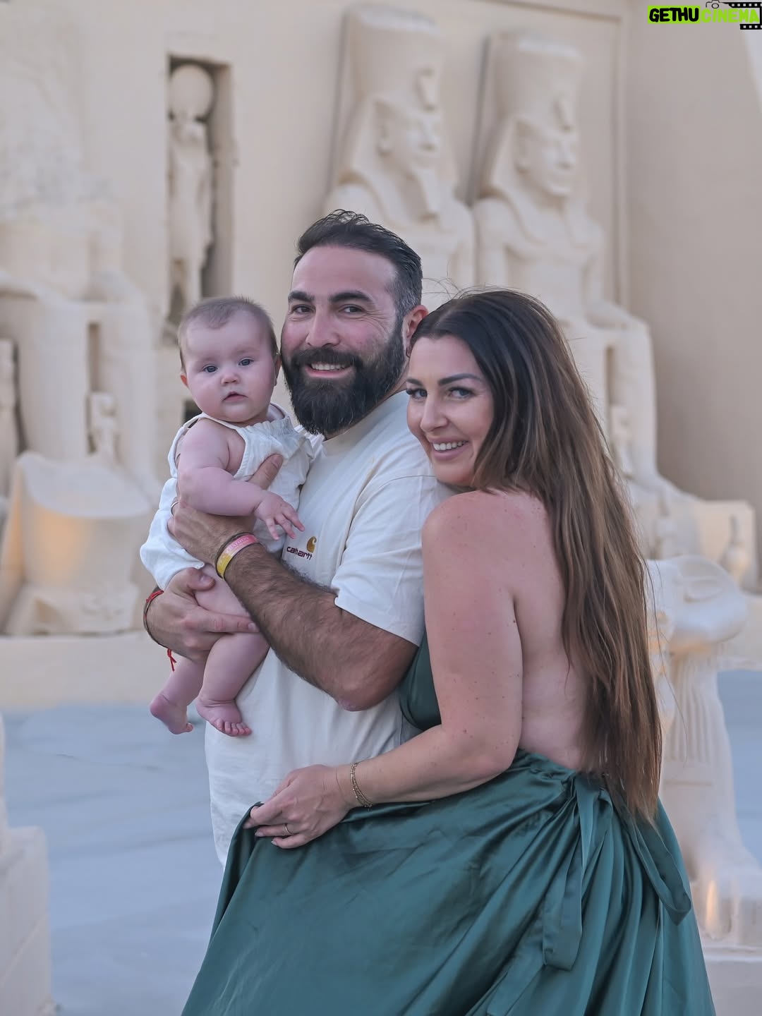 Anaïs Sanson - 29.6K Likes - Quelques photos de nous en Égypte 🤍
Qu’est ce que je les aime 🥹🫶🏻🫶🏻

#family#familyfirst#familylove#famille