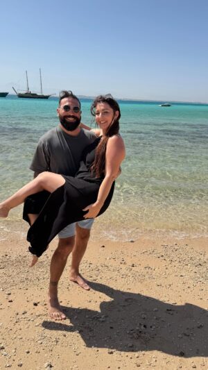 Anaïs Sanson Instagram - Il ne voulait pas le faire 😂 
Et Lila « c’était gênant » 😅😂😂😂😂

#family#couple#couplegoals#humour