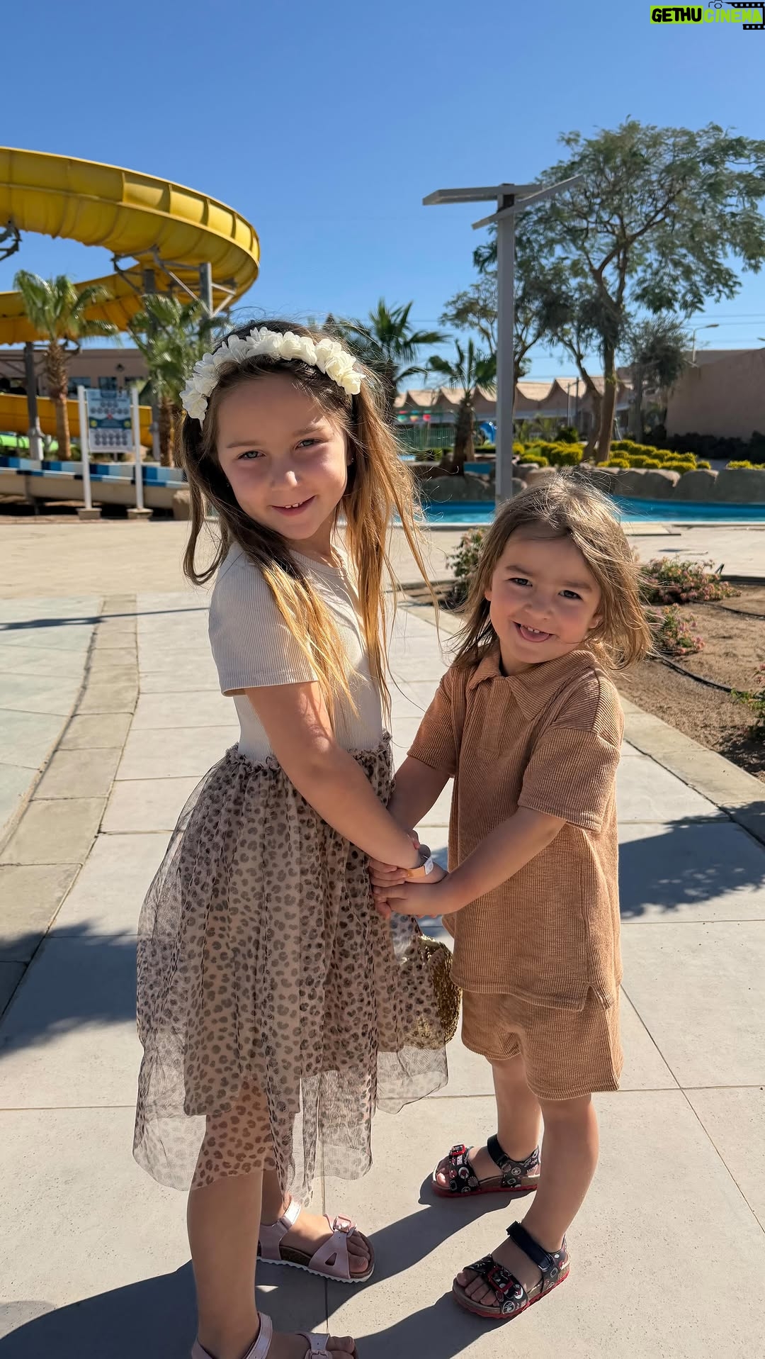 Anaïs Sanson - 37.3K Likes - Des fois, il vaut mieux se débrouiller seul ! 😅 
#famille #humour #family