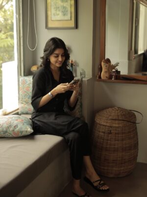 Anaswara Rajan Instagram - Naa Aasa petta ponnu, peru- Monisha 🙂‍↕️

Plot twist: Monisha thought she was the character, turns out YOU all are the overwhelming plot twist 🫠
With Love, thank youuuu for the love and response. Monisha is over the moon 💛
#WithLove in theatres near you :)