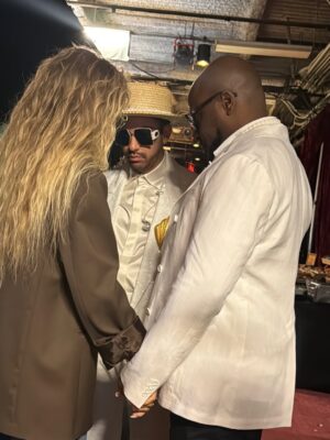 Andra Day Instagram - TY! @livekellyandmark for having us 🙏🏾🤎
New @wyclefjean @liltunechi otw 🔥
Sry lotta slides lol Last slide skinnn

Special thank u to @thefrankieshop & @flordemariacollection 

Glam: 
@therealwourivice 
@porschefabulous 
@iamhairbyhe