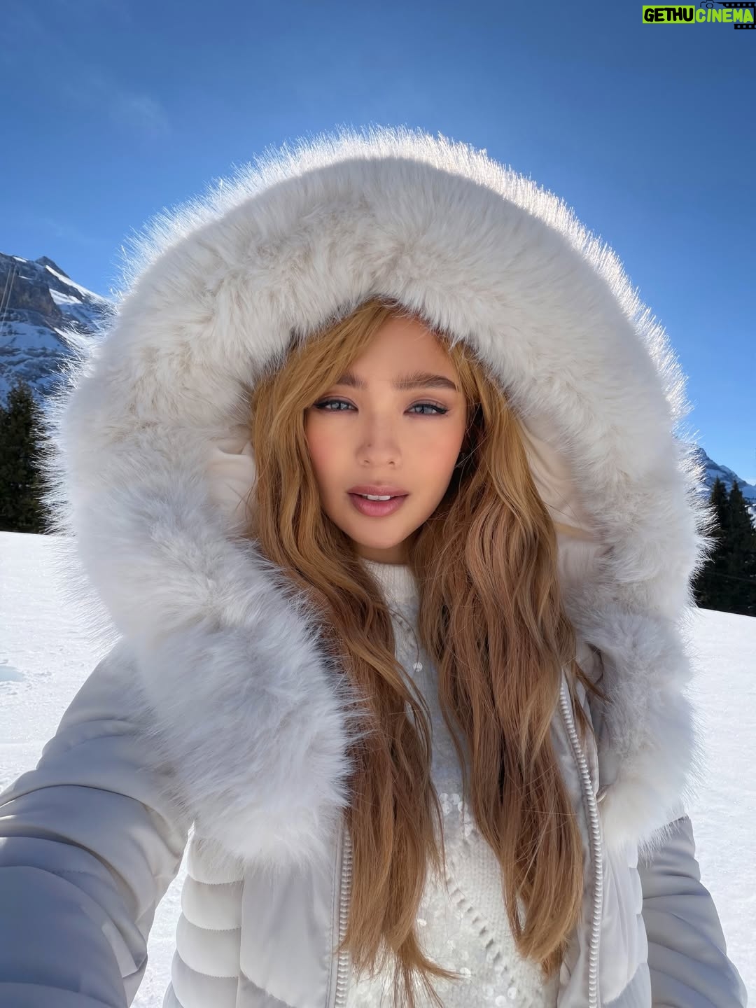Andrea Brillantes - 1.2 Million Likes - Well, hello Switzerland 🇨🇭

wearing @guess