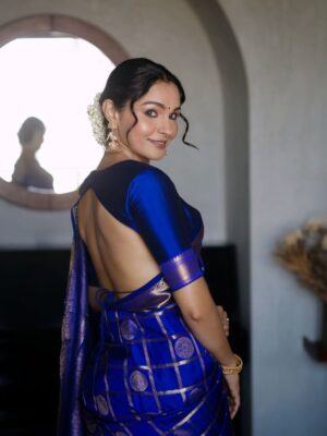 Andrea Jeremiah Instagram - ššš
šø @soondah_wamu
Saree & styling @poorts_20
Earrings @styloriofficial
MUH @prakatwork @sharmilahairstylist