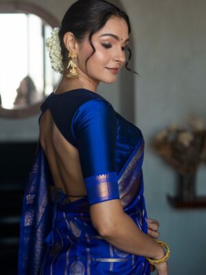 Andrea Jeremiah Instagram - ššš
šø @soondah_wamu
Saree & styling @poorts_20
Earrings @styloriofficial
MUH @prakatwork @sharmilahairstylist