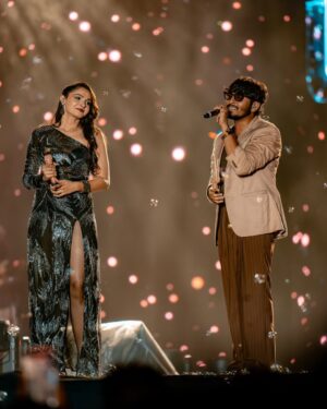 Andrea Jeremiah Instagram - Snapshots from @theu1niversetour 🔥
#JB & #Penang, thank you for being a fab audience ♥️♥️
📸 @momento.vision @prathosh_ramachandran
Glam squad @blushbeautybeyond @suzyvelayanmua @getglambyldv_mua